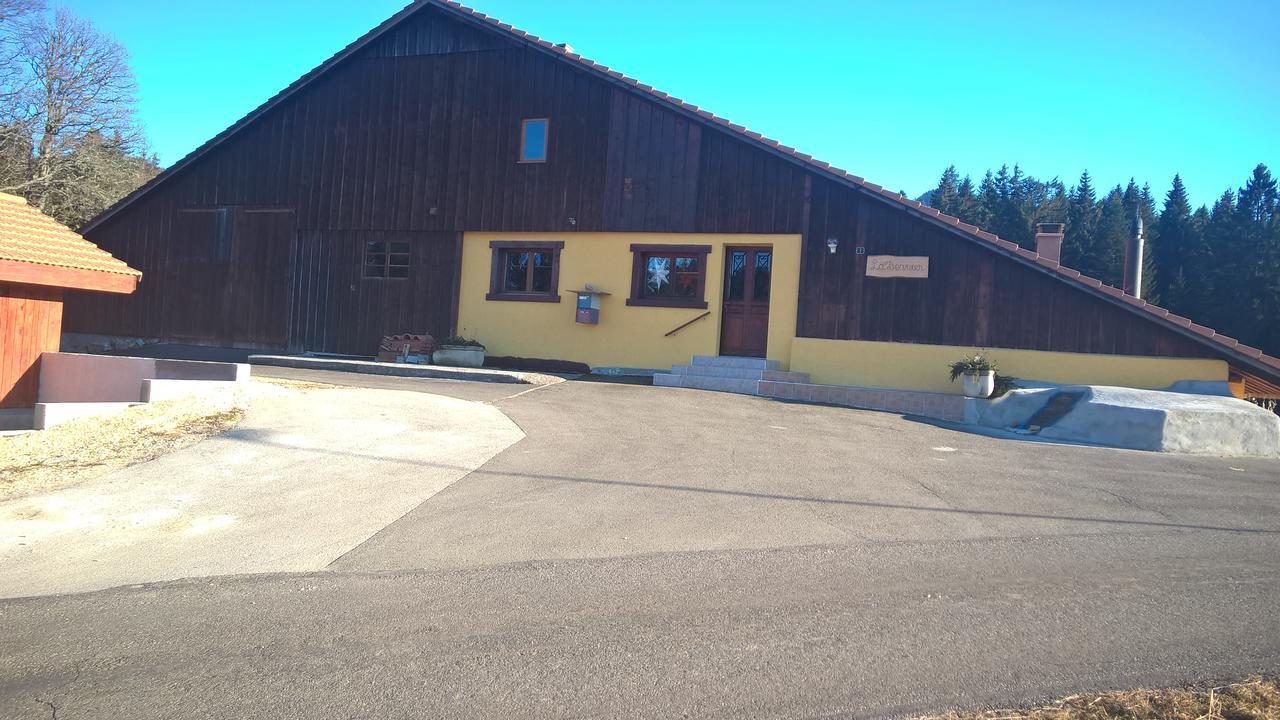Villa La Dernier  La Côte-aux-Fées Exterior foto